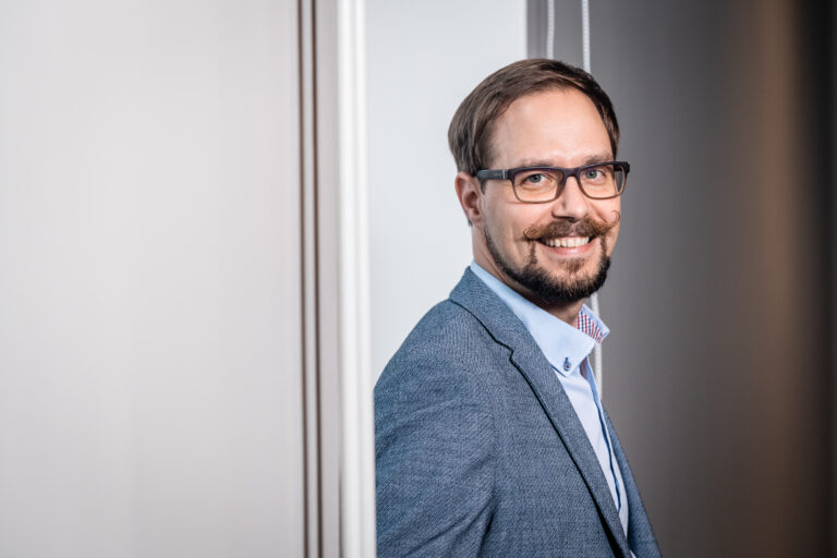 Sodan ja rauhan keskus Muisti tuo aineistoja suuren yleisön nähtäville – Haastattelussa Muistin toimitusjohtaja Olli-Pekka Leskinen