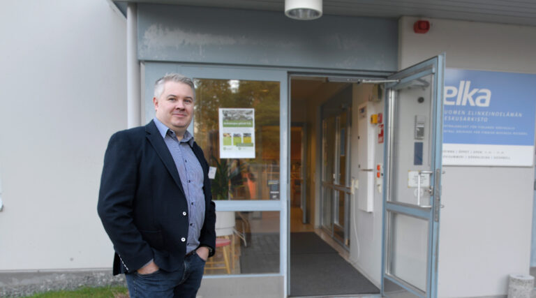 Haastattelussa Elkan arkistonjohtaja Olli Alm: ”Digitalisaation avulla arkistojen aineistolle on mahdollista löytää täysin uutta käyttöpotentiaalia”